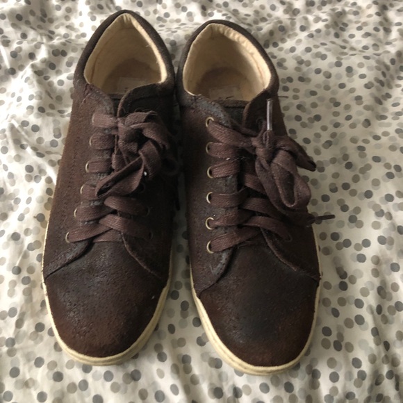 Uggs - Picture 1 of 3
